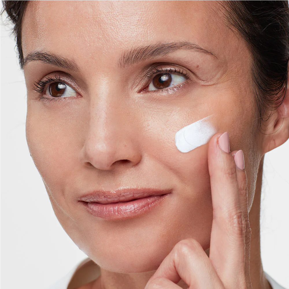 Solar Defense Non-Tinted SPF 50 - Image 8