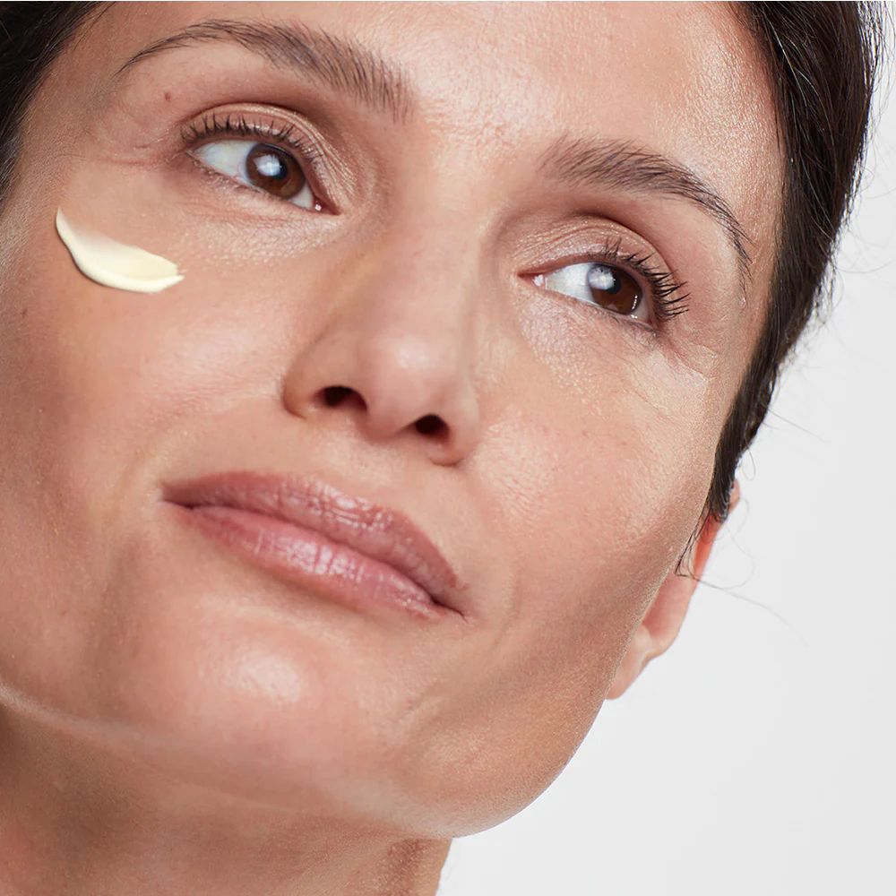 Travel-Size LumaPro-C Face Serum - Image 5